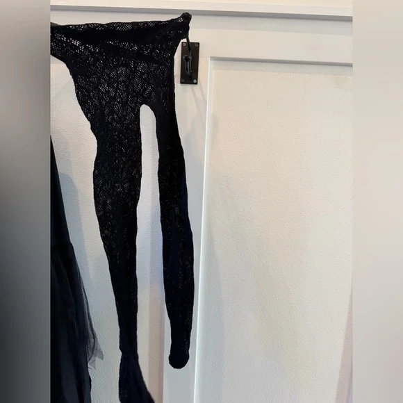 Adult Spirit Halloween Purple Witch Costume + EXTRA ACCESSORIES FOR COSTUME - Picture 10 of 16